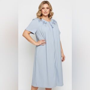 Chic Light Blue Embroidered Robe